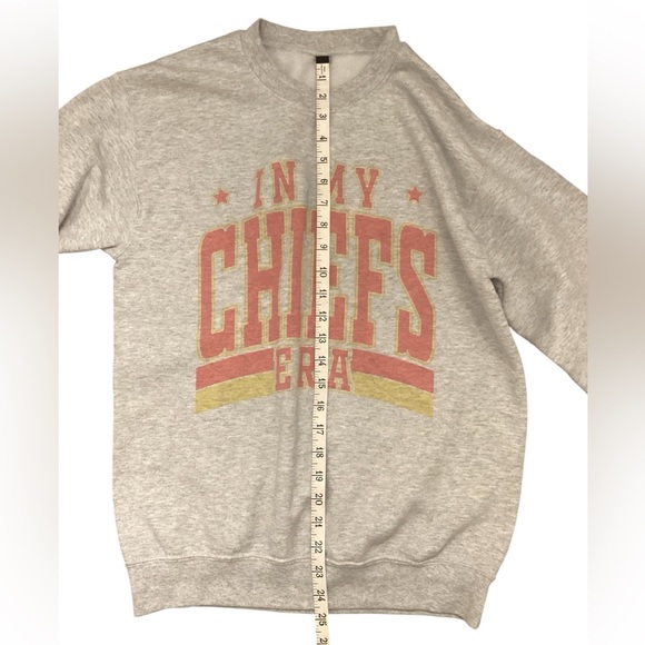 Kansas City Chiefs Taylor Swift Eras Gildan Gray Medium Pullover Sweatshirt - Picture 5 of 6